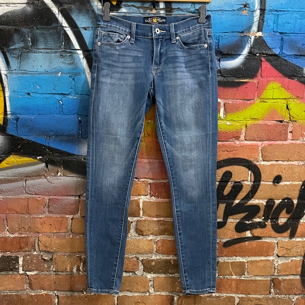 LUCKY BRAND-women’s blue fade denim super skinny CHARLIE LEGGING jeans
